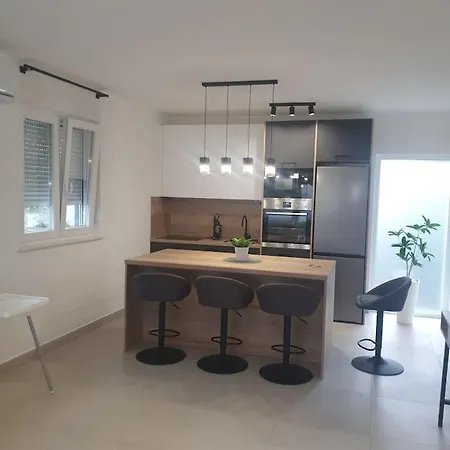 Lejlighed Maro *